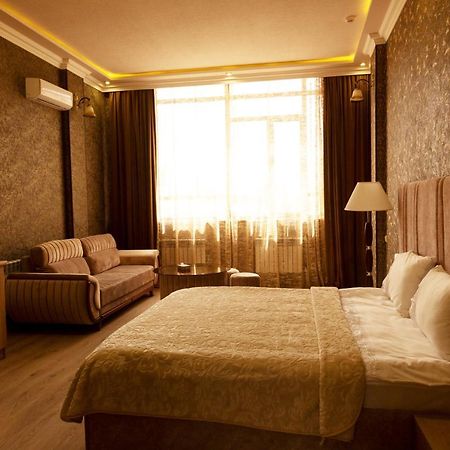 Hotel Felisa Gjoemri Buitenkant foto