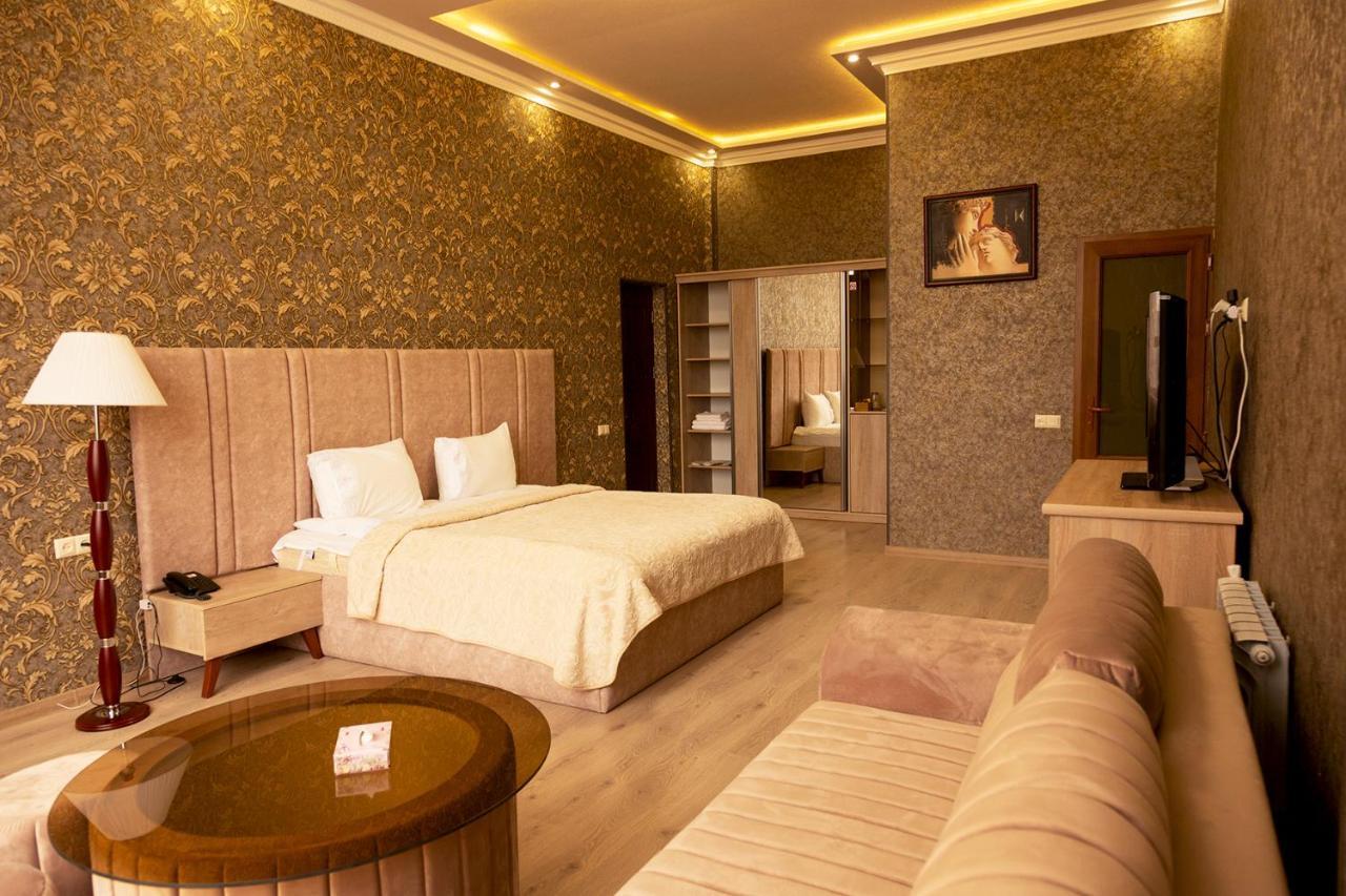 Hotel Felisa Gjoemri Buitenkant foto