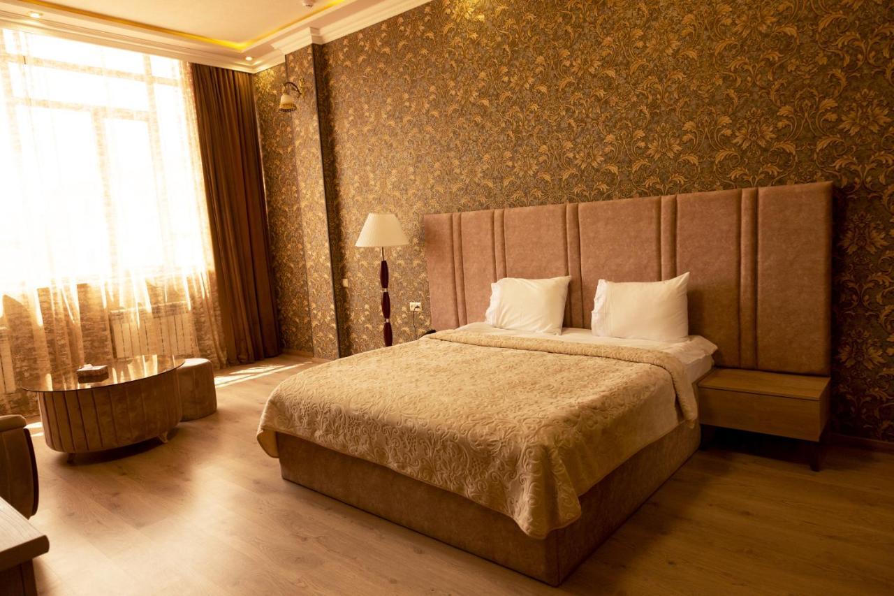 Hotel Felisa Gjoemri Buitenkant foto