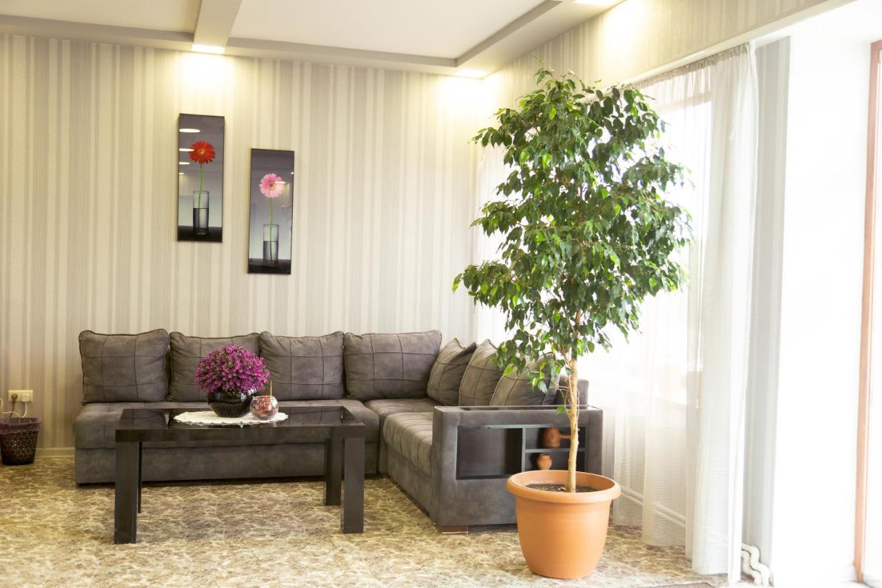 Hotel Felisa Gjoemri Buitenkant foto