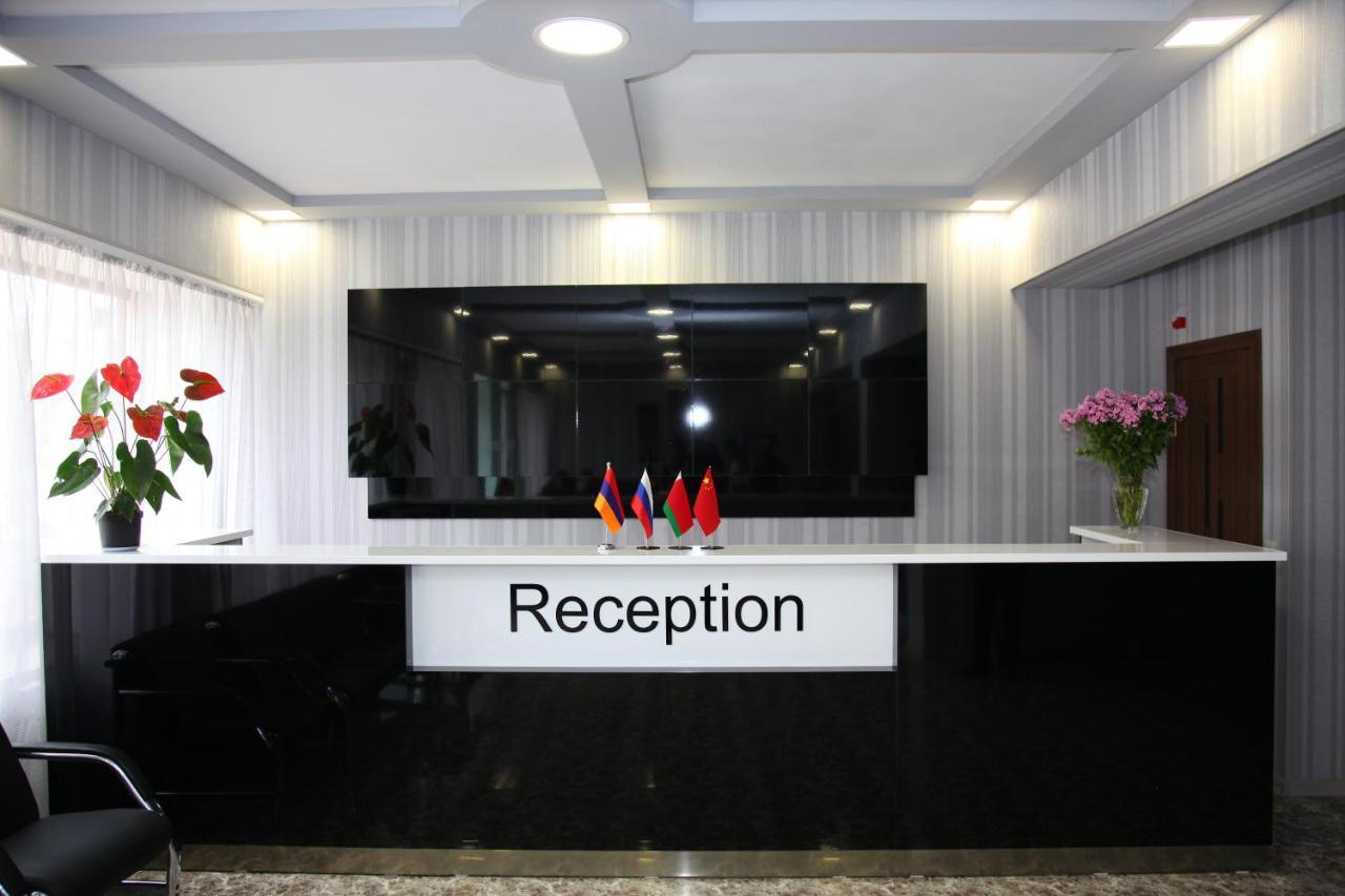 Hotel Felisa Gjoemri Buitenkant foto